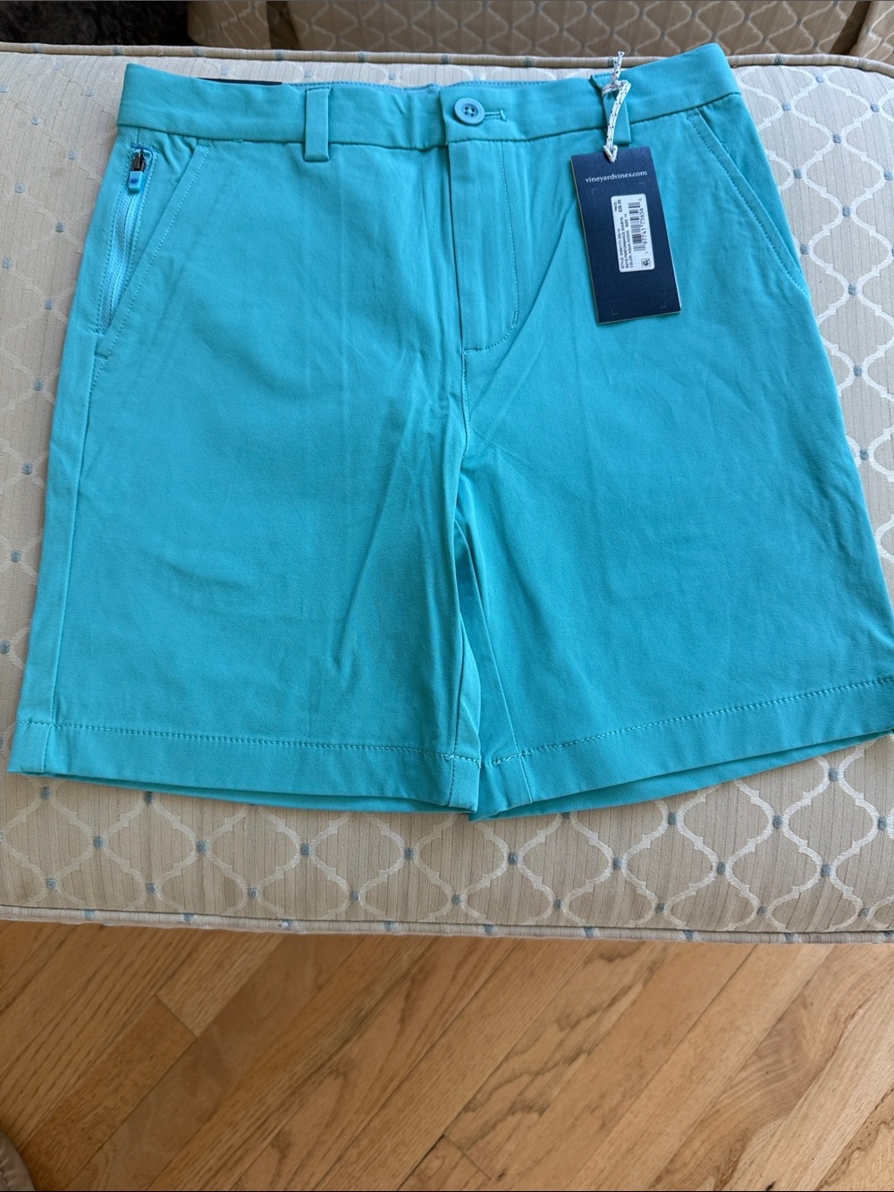 NWT Boys Vineyard Vines Shorts, size 14